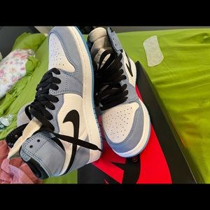 Air Jordan 1 worn twice. Stain on right tongue. Still in original box